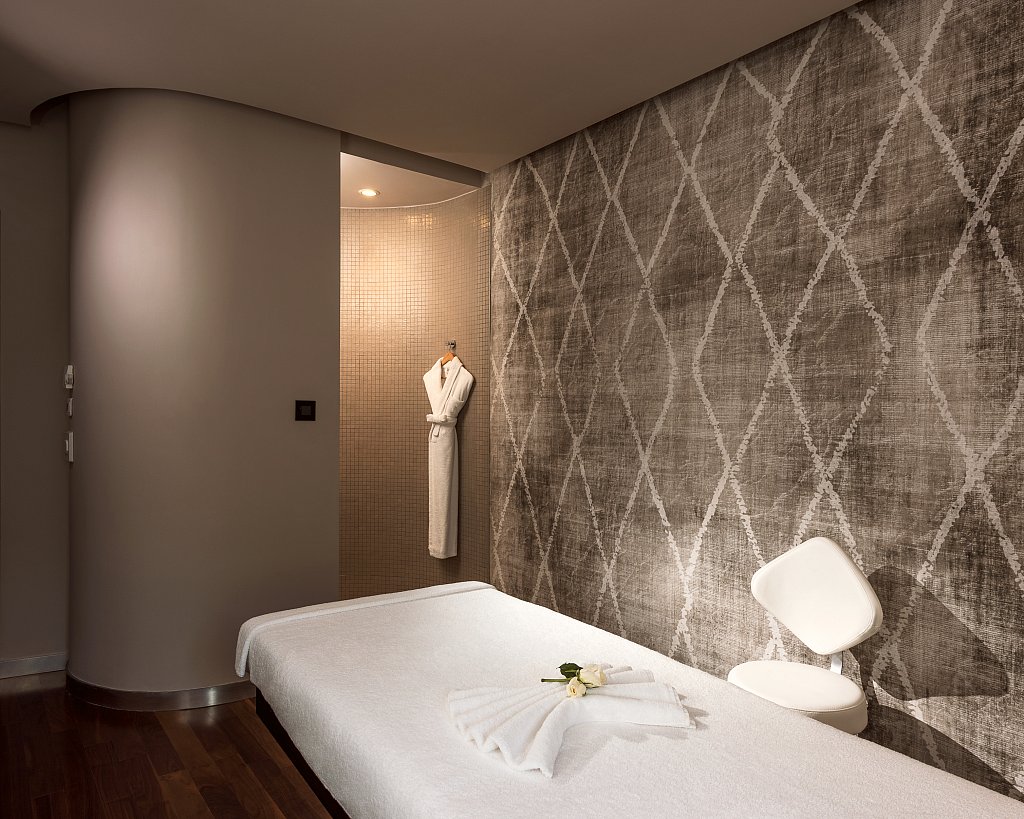 radissonblu-142hotel-copy.jpg